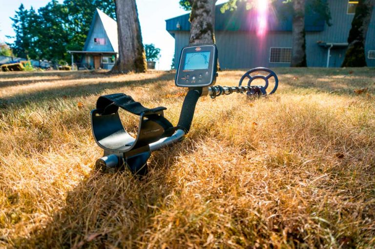 How to Use a Metal Detector: 5 Minute Useful Guide